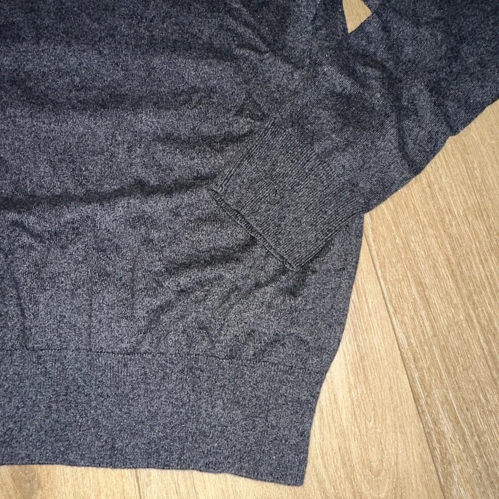 Banana Republic Men's Sweater Large‎ Gray V Neck Silk Cahmere Luxury Blend